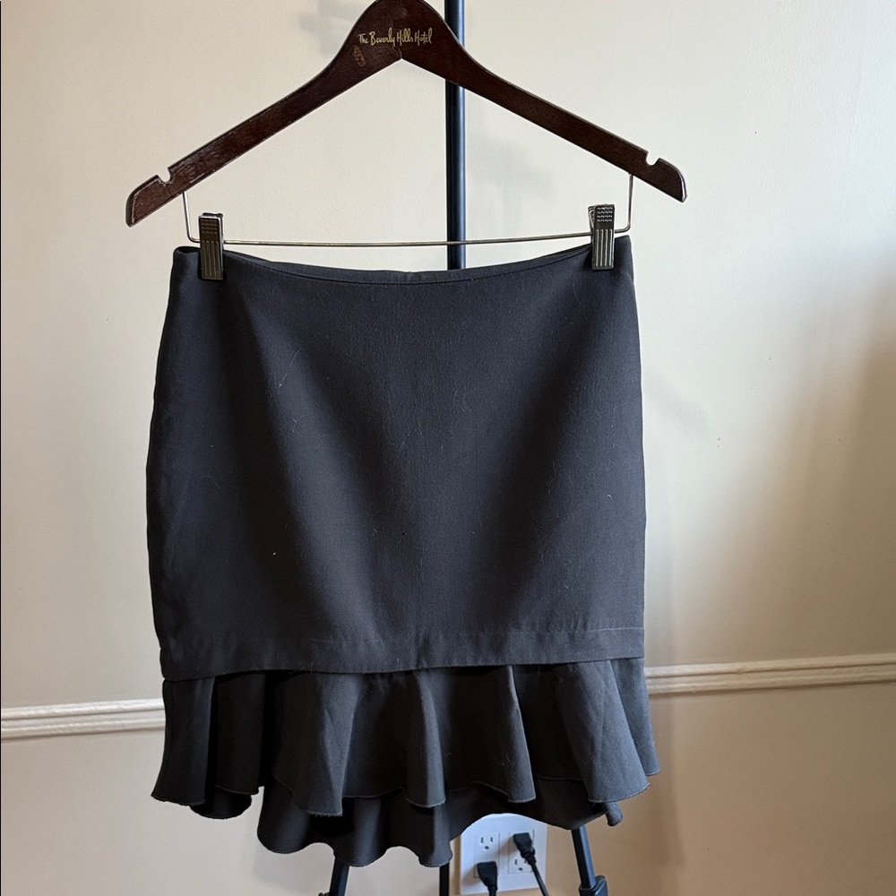 Elegant Black Ruffle Hem Skirt